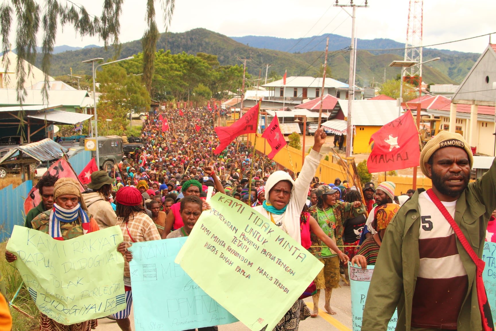 Thousands of West Papuans March in Dogiyai Against Creation of West Papua Province